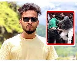 Elvish Yadav : एल्विश यादव की बढ़ी मुश्किलें, जानिए कौन है मैक्सर्टन, जिसको पीटकर एल्विश यादव को हो सकती है जेल 4 image 143