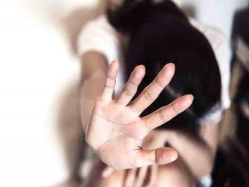 Sonbhadra News: नदी किनारे मवेशियों को चराने आई महिला से दुष्कर्म, अकेला पाकर वारदात को दिया अंजाम