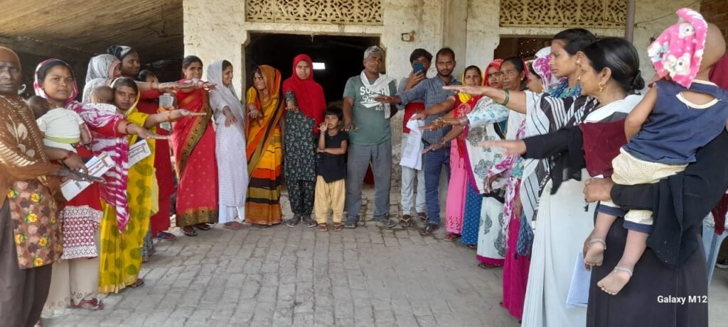 Barabanki: 100 केन्द्रों पर आयोजित सास बहू ननद सम्मेलन में चार हजार से अधिक सदस्यों ने किया प्रतिभाग 1 WhatsApp Image 2024 04 25 at 3.13.53 PM