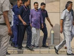 Arvind Kejriwal Jail: तिहाड़ जेल में चाकूबाजी, संजय सिंह बोले- 'अरविंद केजरीवाल की जान...' 2 image 253