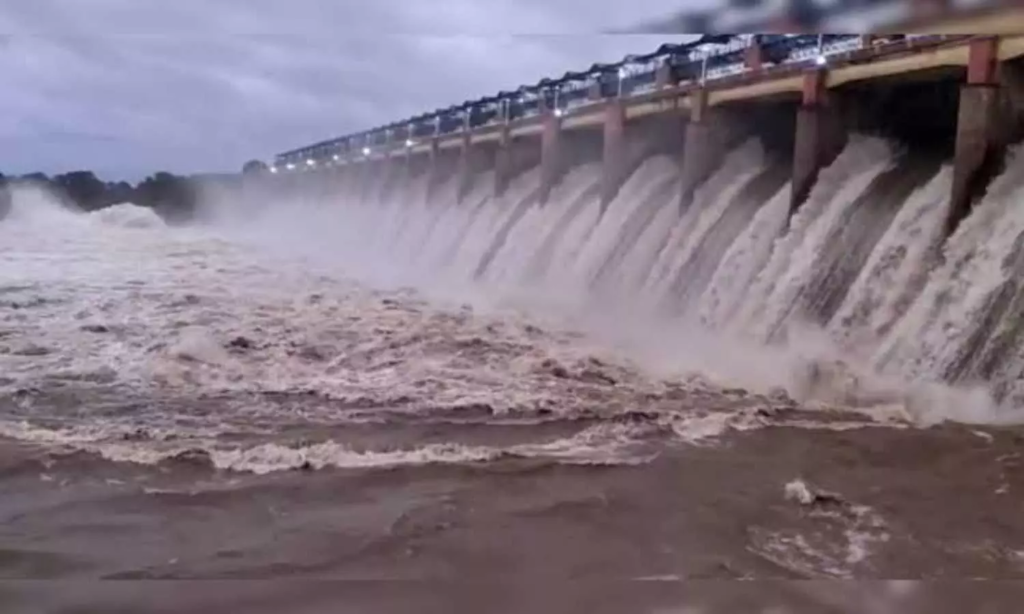 Jhansi News: माताटीला बांध में बचा सिर्फ 6.7 प्रतिशत पानी , दिखा गर्मी का कहर 2 image 36