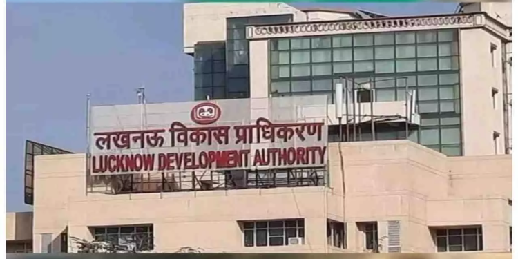 Lucknow News : शासन ने अवैध निर्माण कराने के आरोप में एलडीए के दो इंजीनियरों को किया निलंबित, कई रडार पर