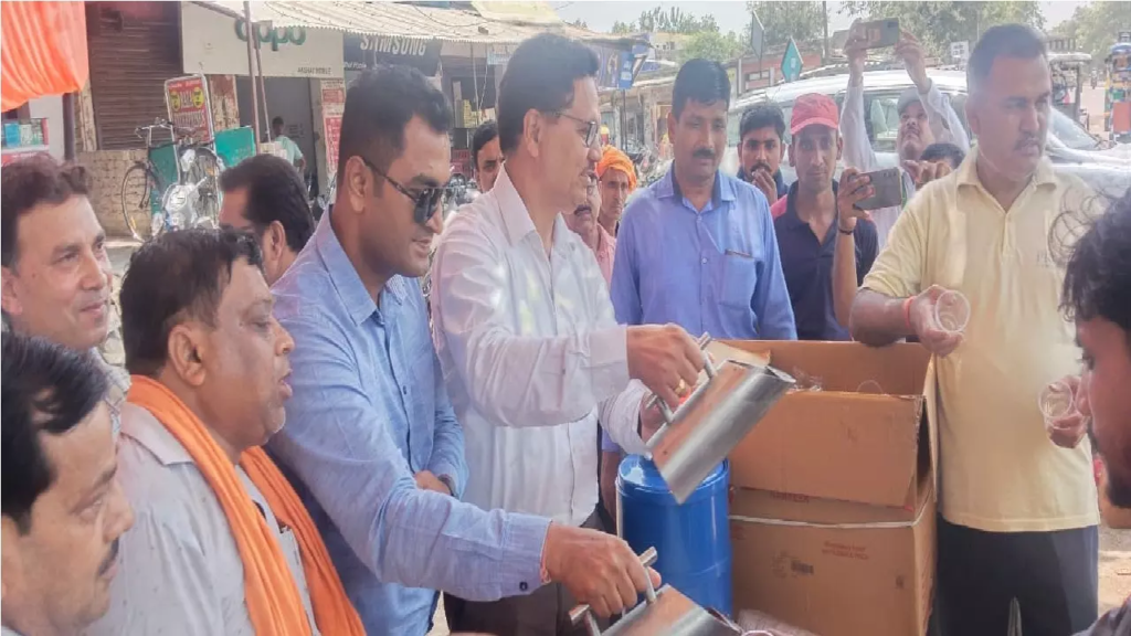 Bareilly News: ज्येष्ठ का पहला बड़ा मंगल आज, DBOL ने शहर में बंटवाया शर्बत 2 image 61