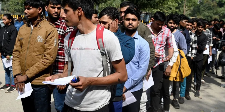 UP Police Constable Re-Exam 2024 Date: तेज कर दें पुलिस भर्ती की तैयारी, इसी सप्ताह जारी होगी परीक्षा की तारीख! 1 UP Police Constable Re-Exam 2024 Date: तेज कर दें पुलिस भर्ती की तैयारी, इसी सप्ताह जारी होगी परीक्षा की तारीख!