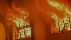 Delhi Fire: दिल्ली के प्रेम नगर में एक मकान में आग लगने से चार लोगों की मौत, दमकल की दो गाड़ियां घटनास्थल पर पहुंचीं 1 image 167