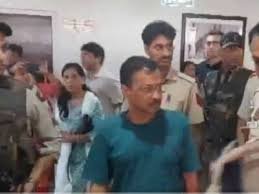 CM Arvind Kejriwal : CM केजरीवाल की कोर्ट में अचानक बिगड़ी तबीयत, गिरफ्तारी को लेकर हो रही थी सुनवाई
