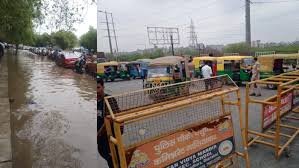 Ghaziabad: पहली बारिश में ही नोएडा और गाजियाबाद की सड़कें हुईं लबालब, भीषण जाम में फंसे ऑफिस के लिए निकले लोग 1 image 213