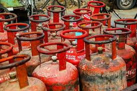 LPG Price : चुनावों के बीच महंगाई से मिली राहत, इतने रुपए की हुई गिरावट, जानिए क्या है नए दाम ? 5 image 7
