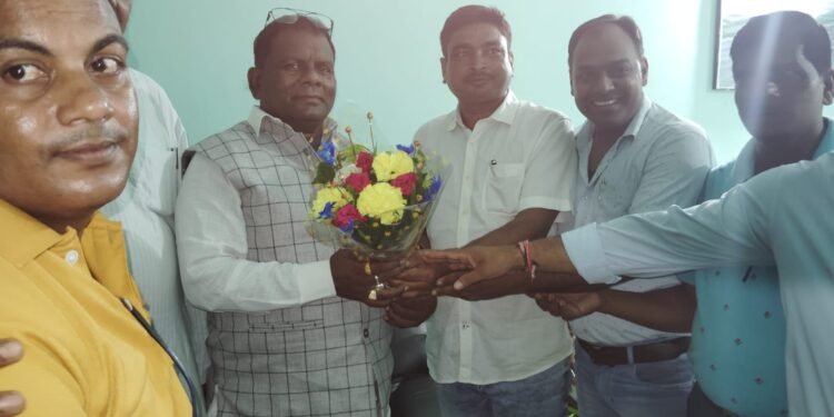 Jharkhand: आकलन सफल सह प्रशिक्षित सहायक अध्यापक संघ ने शिक्षा मंत्री और विधायक से मुलाकात की 1 WhatsApp Image 2024 07 15 at 2.19.02 PM