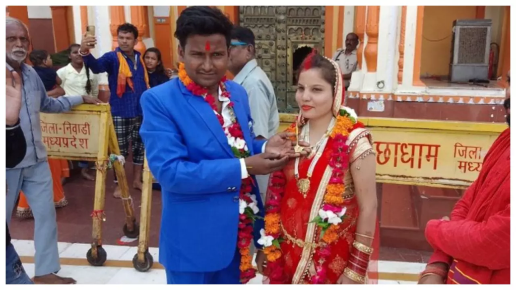 Jhansi News : यूपी में ज्योति मौर्या जैसा एक और मामला, लेखपाल बनते ही पत्नी ने पति से तोड़ा रिश्ता 2 image 12
