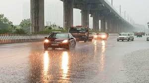 Delhi: दिल्ली-एनसीआर में बारिश से मौसम हुआ सुहाना, दर्ज हुआ ये नया रिकॉर्ड; लोगों ने छठे दिन ली राहत की सांस 1 image 122