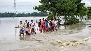Assam Flood: असम में बाढ़ से बदतर हुए हालात, 6 लाख से अधिक लोग प्रभावित; भारी बारिश की चेतावनी जारी 2 image 14