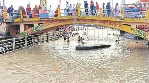 Haridwar News: पहाड़ों पर बारिश से गंगा में भारी सिल्ट, UP सिंचाई विभाग ने रोका पानी; कांवड़ यात्रियों में आक्रोश 3 image 373