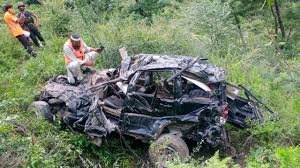 Anantnag Road Accident : भीषण सड़क हादसा, अनंतनाग में गहरी खाई में गिरी कार, एक ही परिवार के 8 लोगों की मौत 3 image 380