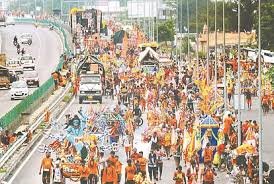 Kanwar Yatra: दिल्ली-देहरादून हाईवे पर कांवड़ियों संग हादसा; कैंटर के अचानक ब्रेक लगने पर एक की मौत,11 घायल 2 image 437
