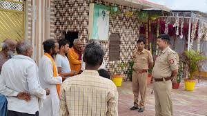 Hathras Stampede: कानपुर में 'भोले बाबा' के आश्रम पहुंची पुलिस, सेवादारों ने पूछताछ में बताई ये बातें 1 image 53