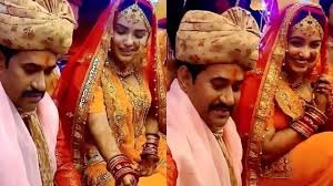 Nirahua Secretly Married With Amrapali Dubey: आम्रपाली से दूसरी शादी कर चुके हैं निरहुआ, खुद बताया 'अर्धांगिनी', वीडियो है सबूत 1 image 83