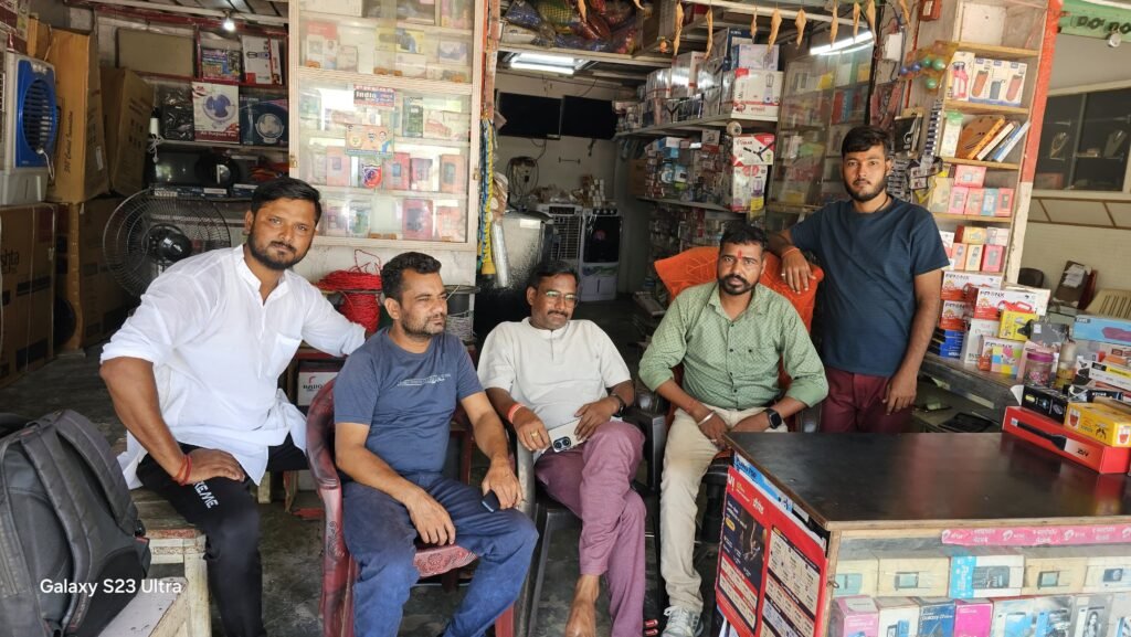 Lakhimpur Kheri: ग्रामीणों की मांग बेलरायां में खुले आधार कार्ड बनाने का केंद्र 2 WhatsApp Image 2024 08 05 at 1.32.07 PM 1