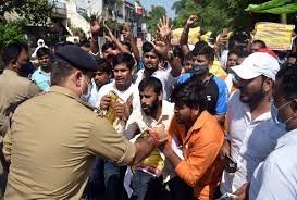 UP News : 69000 शिक्षक भर्ती मामला: मायावती और अखिलेश यादव ने भाजपा सरकार पर कसा तंज ,कही ये बात 4 image 161