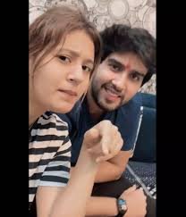 Anjali Arora Boyfriend: कौन हैं अंजलि का प्यार आकाश, बदनामी के बाद भी नहीं छोड़ा साथ? 4 image 93