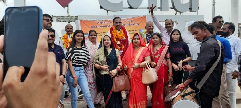 Lucknow News : विश्व फायर फाइटर गेम में स्वर्ण पदक विजेताओं का किया सम्मान 1 WhatsApp Image 2024 09 18 at 16.09.28