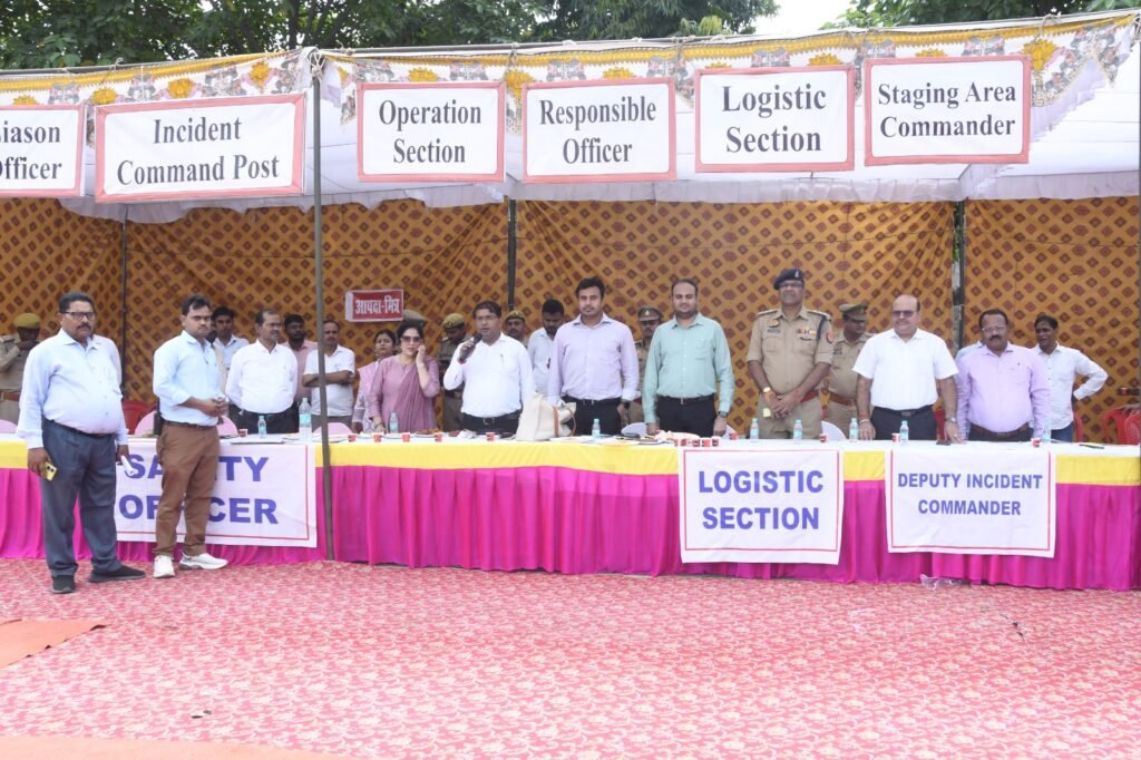 Lakhimpur: भूकंप और अग्नि सुरक्षा पर राज्य स्तरीय मॉक ड्रिल का सफल आयोजन 3 WhatsApp Image 2024 09 20 at 8.01.23 PM