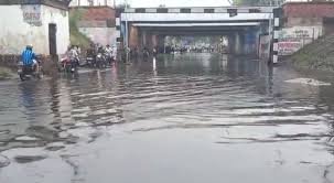 Barabanki News : घाघरा नदी ने धारण किया रौद्र रूप, दर्जनों गाँव बाढ़ के पानी से घिरे ,सैकड़ो हेक्टेयर फसल जल मग्न 3 image 139