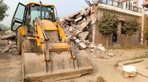 UP Bulldozer Action : यूपी में इन माफियाओं-अपराधियों पर नहीं चला योगी सरकार का बुलडोजर 4 image 33
