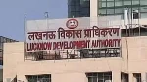 Lucknow News : LDA अधिकारियों को किसानों ने बनाया बंधक, अचानक पहुंचे थी एलडीए की सर्वे टीम 4 image 303