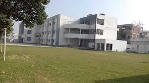 Lucknow News: सिद्धांत वर्ल्ड स्कूल में फीस जमा न होने पर मासूम छात्र-छात्राओं को क्लास से निकाला, अभिभावकों ने किया जमकर हंगामा 1 image 65