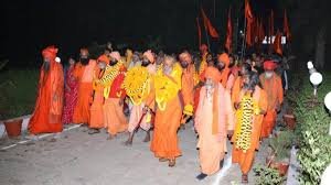 MahaKumbh 2025: पुष्पवर्षा व जयकारों के बीच हुआ श्रीमहानिर्वाणी अखाड़ा का नगर प्रवेश, धूमधाम से हुई महाकुंभ 2025 की शुरुआत 2 image 127