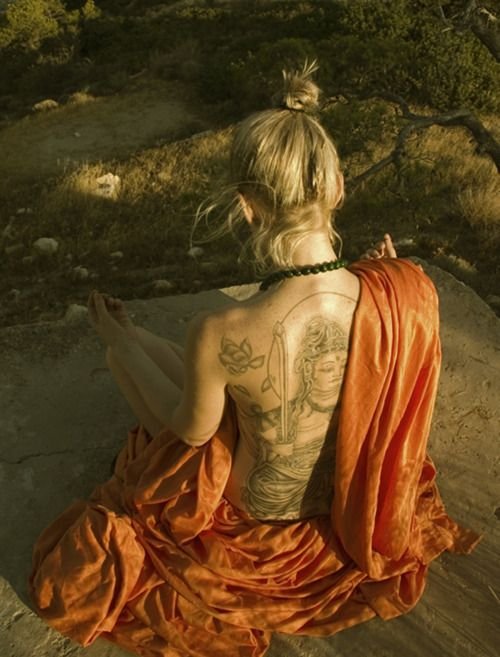 Mahakumbh 2025: नागा साध्वी पीरियड्स में कैसे करती है शाही स्नान ? ये है नियम 3 I love her tattoo