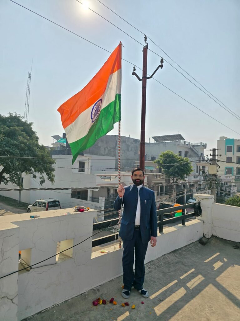 Lucknow News: 76वें गणतंत्र दिवस के पावन अवसर पर India 24 x 7 Live TV News Network के प्रधान कार्यालय पर झंडारोहण किया गया 2 WhatsApp Image 2025 01 26 at 14.17.11
