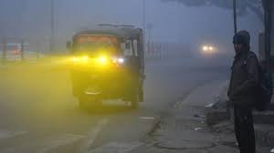 National News: उत्तर भारत में ठंड से जनजीवन अस्त-व्यस्त, दिल्ली-यूपी में घना कोहरा; बारिश का यलो अलर्ट जारी 2 image 105
