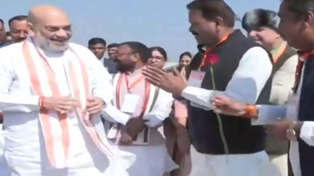 Mahakumbh Prayagraj 2025 : आज महाकुंभ में डुबकी लगाएंगे गृह मंत्री अमित शाह, CM योगी भी जाएंगे प्रयागराज 3 image 26