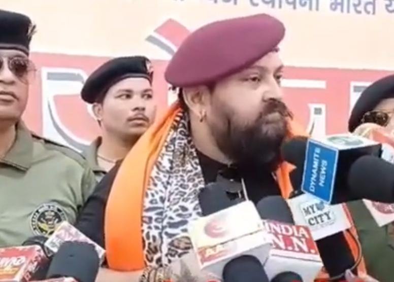 New Delhi: सेवानिवृत्त विंग कमांडर (डॉ.) पुष्कल द्विवेदी बने GHRT के अपराध रोकथाम विभाग के मुख्य सचिव 3 WhatsApp Image 2025 02 25 at 11.18.02 AM