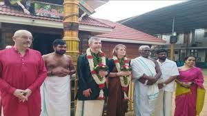 French Couple in India: हिंदू मंदिर में फ्रेंच जोड़े ने रचाई शादी, मुस्लिम ने किया कन्यादान 2 image 112