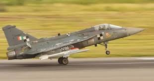 IAF Chief on HAL: तेजस विमानों की डिलीवरी में देरी पर भड़के एयर चीफ मार्शल ‘बोले - मुझे HAL पर भरोसा नहीं’ 2 image 122
