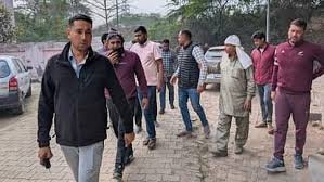 Ghaziabad News: दर्दनाक हादसा, कार ने बाइकों को मारी टक्कर; तीन कांवड़ियों की मौत, दो घायल 2 image 303