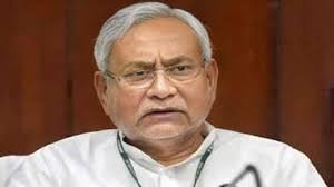 Bihar News: नीतीश कुमार के चहेते विधायक ने शिक्षक पर पिस्टल तानकर दी धमकी, कहा- घर खाली करो वर्ना... 3 image 314