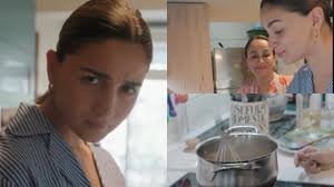 Alia Bhatt: आलिया भट्ट ने मां सोनी राजदान की किचन में लिया कुकिंग लेसन, बेटी राहा के लिए बनानी सीखी ये खास रेसिपी 3 image 333