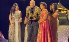 Grammy Awards: भारतीय-अमेरिकी संगीतकार और चंद्रिका टंडन ने जीता ग्रैमी, एल्बम 'त्रिवेणी' के लिए मिला पुरस्कार 3 image 4