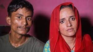 Rohingya Issue: 'सीमा हैदर को वापस भेजो, शेख हसीना को वापस भेजो', हथकड़ियों में डिपोर्ट हुए भारतीय तो भड़की शिवसेना 4 image 60