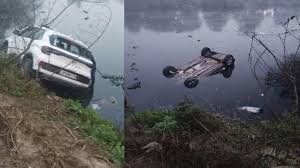 Lucknow News: चिनहट इलाके में बड़ा हादसा,अनियंत्रित कार तालाब में डूबी, हाईकोर्ट के दो अधिवक्ताओं की मौत 3 image