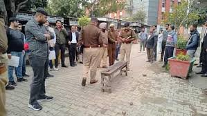 Ambala News: अंबाला सिटी कोर्ट परिसर में फायरिंग: गैंगवार की आशंका, पुलिस को घटनास्थल से तीन कारतूस के खोल मिले 2 image 11