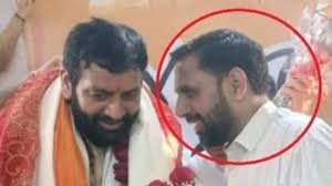 BJP Leader Shot Dead: भाजपा नेता की हत्या का वीडियो, सोनीपत में मंडल अध्यक्ष सुरेंद्र जवाहरा का मर्डर, पड़ोसी ने मारी गोली 2 image 139