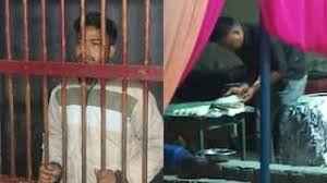 Ghaziabad News: शख्स ने थूक लगाकर बनाई रोटी, वीडियो वायरल होने पर पुलिस ने किया अरेस्ट 2 image 57