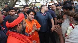 Baba Bageshwar: 'हिंदू राष्ट्र्र बनाना मेरा लक्ष्य, मैं किसी पार्टी का नहीं', बागेश्वर धाम वाले बाबा की दो-टूक 3 image 75