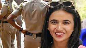 Himani Narwal Murder: हिमानी की हत्या के बाद कातिल सचिन ने लाश के साथ किया था ये काम 4 काफी पैसे दिए, फिर भी ब्लैकमेलिंग... हिमानी का क्यों किया मर्डर? कातिल बॉयफ्रेंड ने बताई वजह | Rohtak Himani Narwal murder case Boyfriend murdered Congress worker Police arrested ...