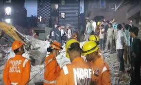 Delhi News: मुस्तफाबाद क्षेत्र में बड़ा हादसा, इमारत गिरने से 4 लोगों की मौत, कुछ अभी भी मलबे में दबे, रेस्क्यू जारी 1 image 194
